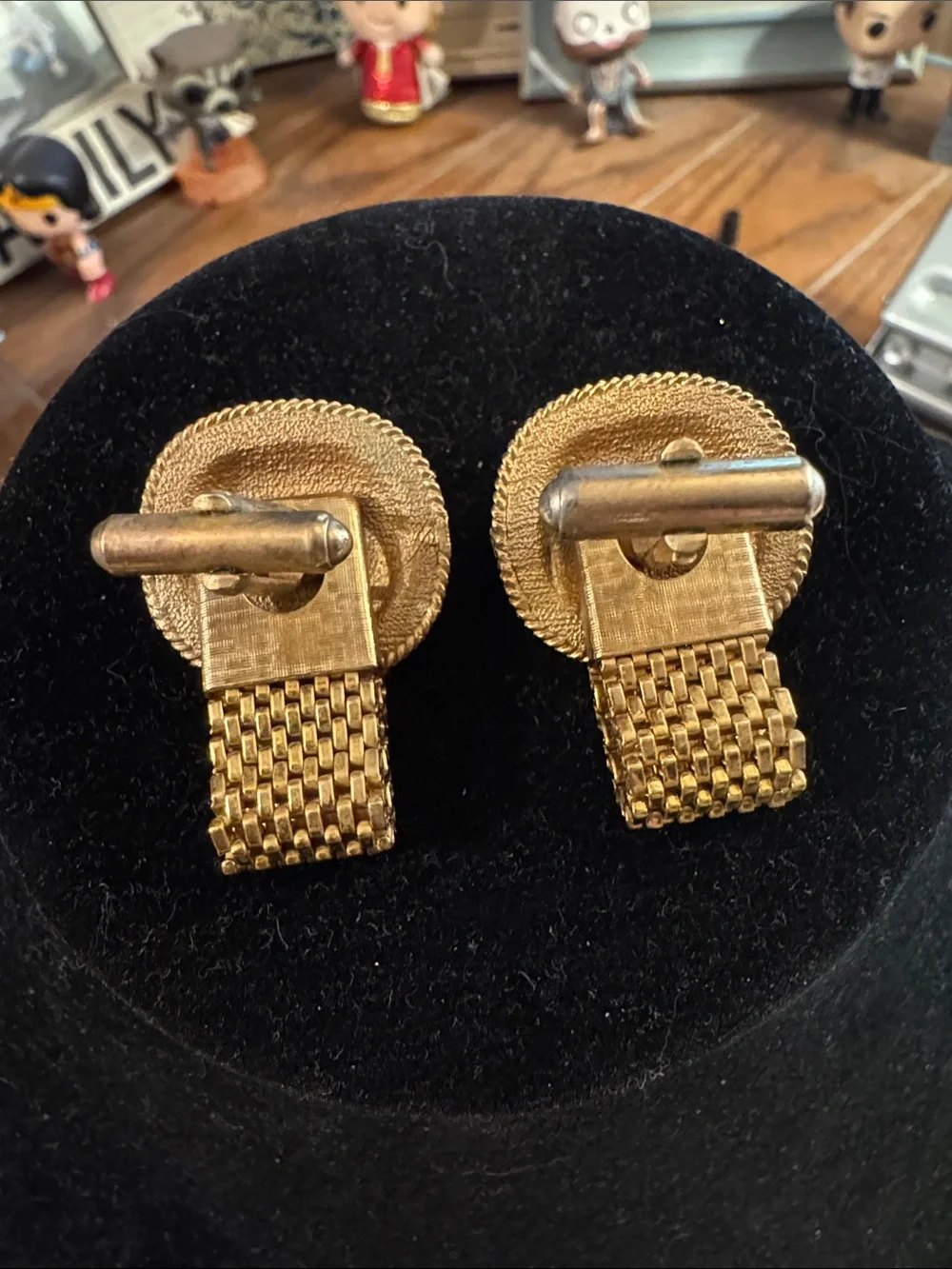 Vintage Mid-Century Gold-Tone Brown Patterned Mesh Wrap Cuff Links